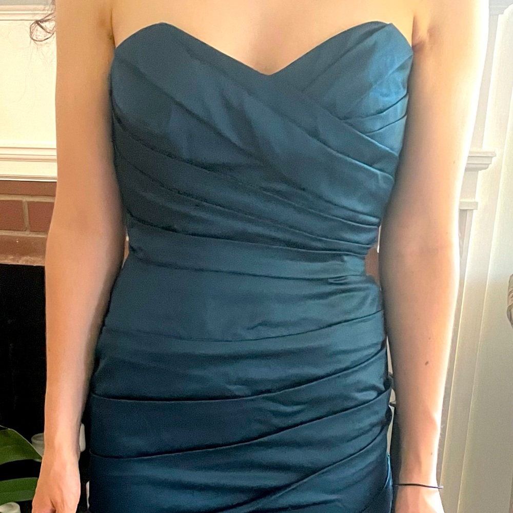**** SOLD **** Bridesmaid Dress in Peacock 🦚